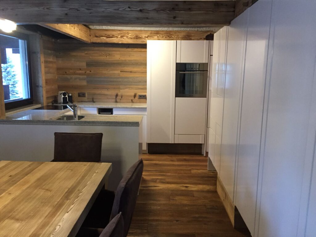 Villa Alpenhof, Wohnung Nr. 2, Saas-Almagell – Küche 1
