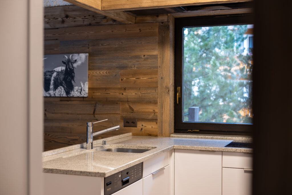 Villa Alpenhof, Wohnung Nr. 2, Saas-Almagell – Küche 2
