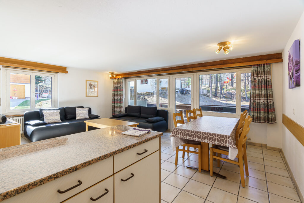 Haus Alfa 802, Saas-Fee – Wohn- und Essbereich 3