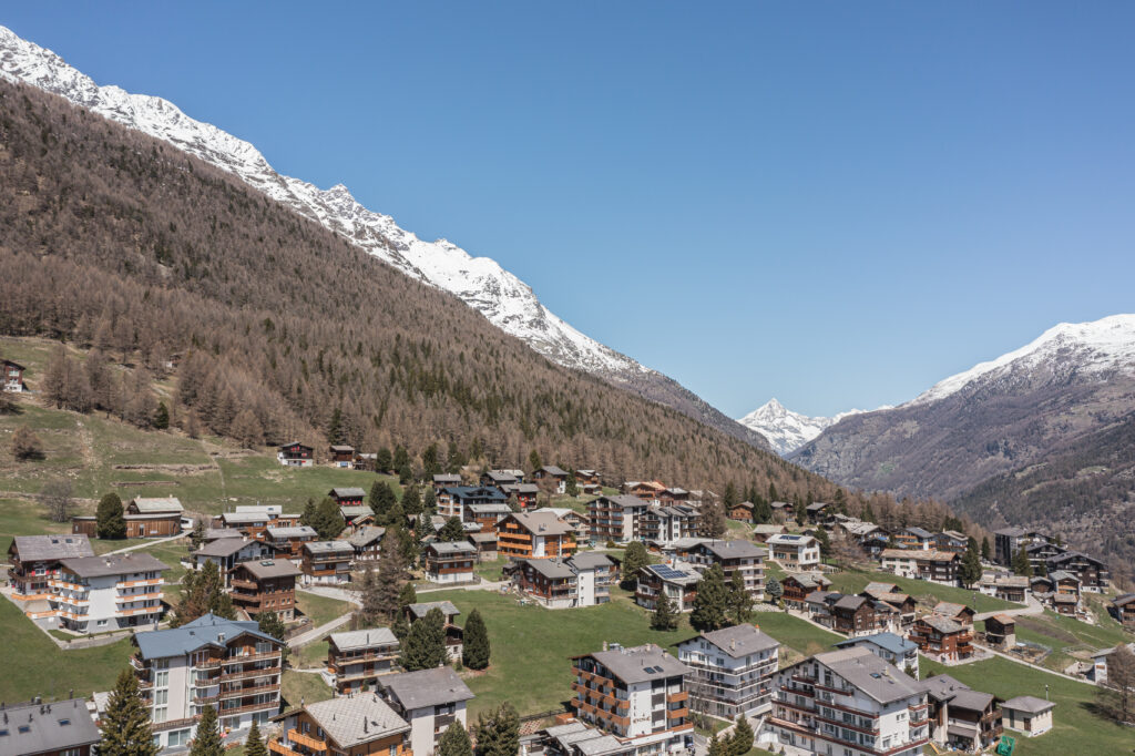 Aussicht auf Saas-Fee und die Berge – Haus Slalom