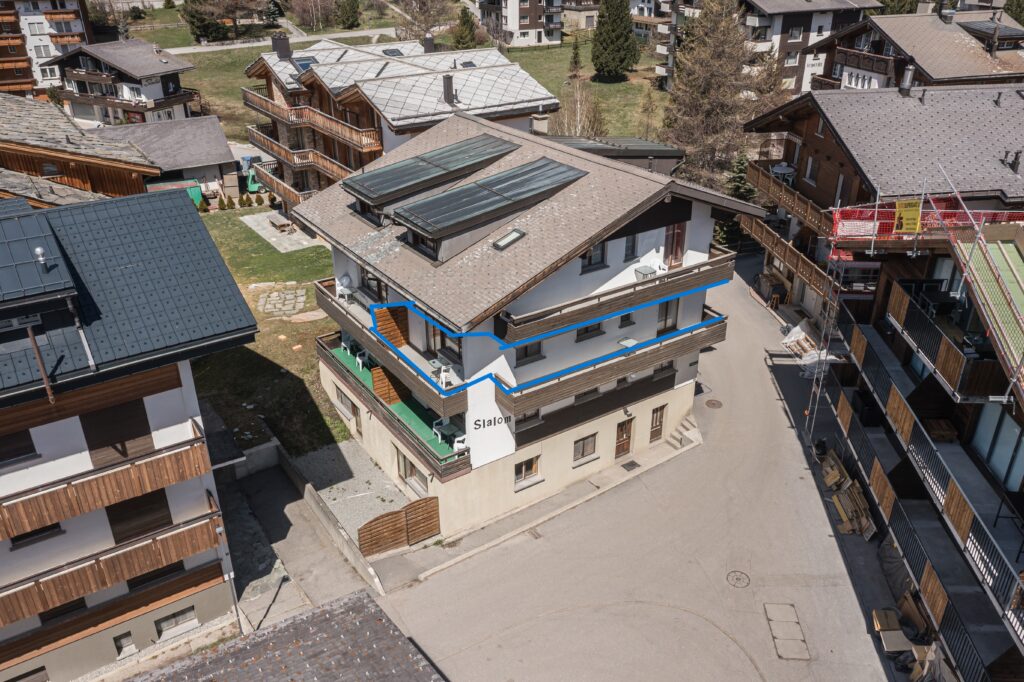 Haus Slalom in Saas-Fee – Luftaufnahme