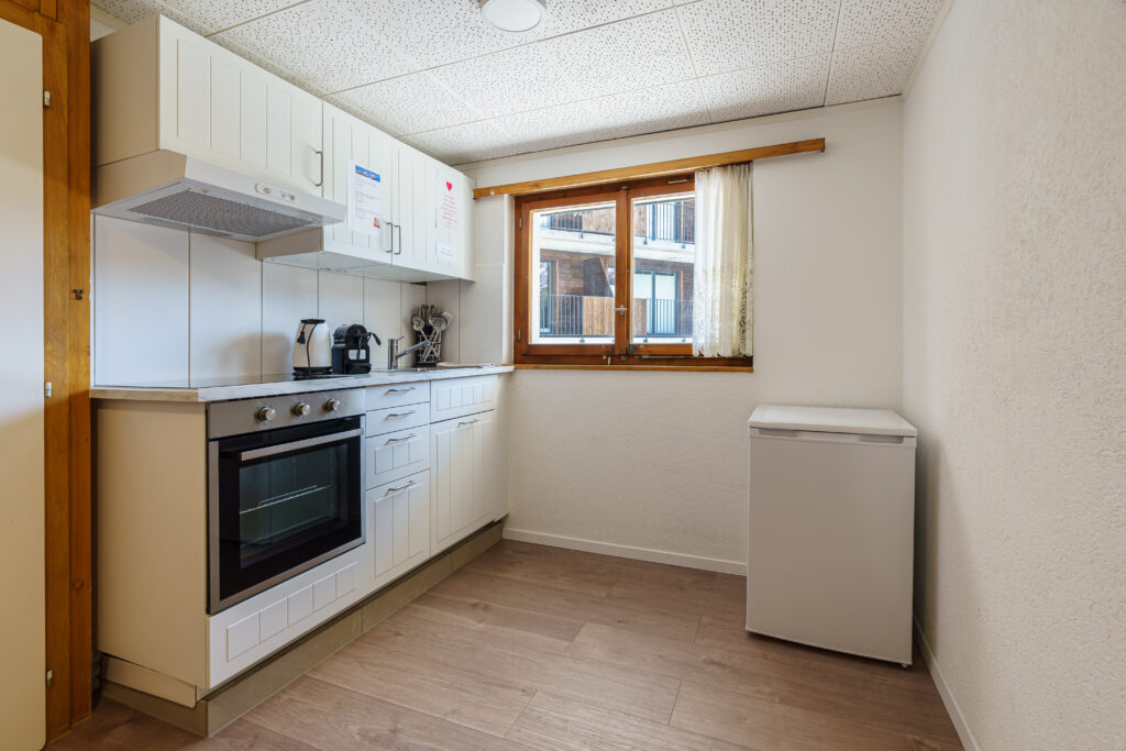 Haus Slalom, Wohnung Nr. 5, Saas-Fee – Küche